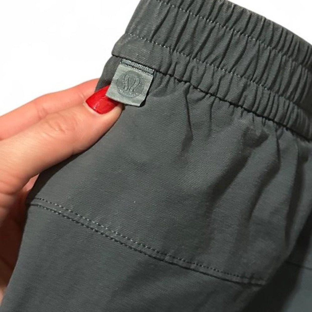 Lululemon Lab Bowline Short 5" in Slate Grey XXL - Picture 3 of 4